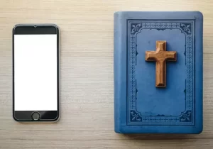 Bíblia no celular? Veja como baixar