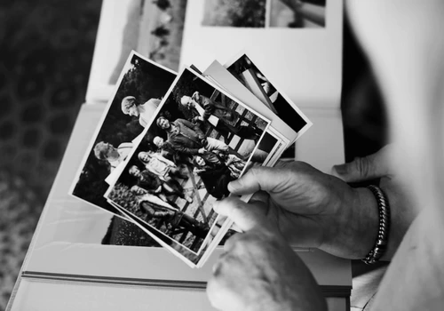 MyHeritage: dando vida a fotografias preto e branco ( Imagem: Freepik)